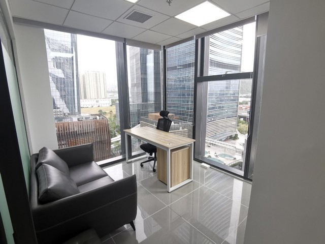 联通嘉能比亚迪跑车